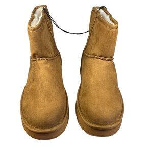 Women’s Arizona Ruthie Cognac Boots. Size 11.